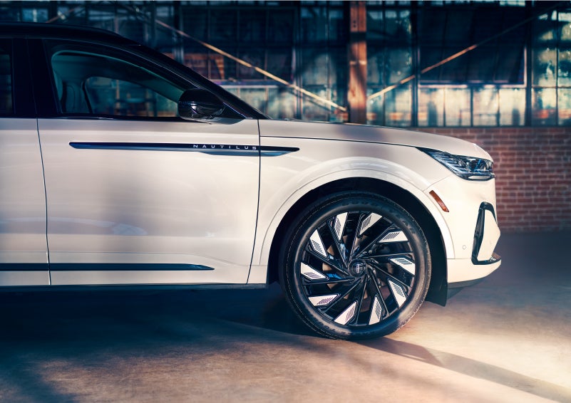 The wheels of the available Jet Appearance Package are highlighted. | Koons Lincoln of Bethesda in Silver Spring MD