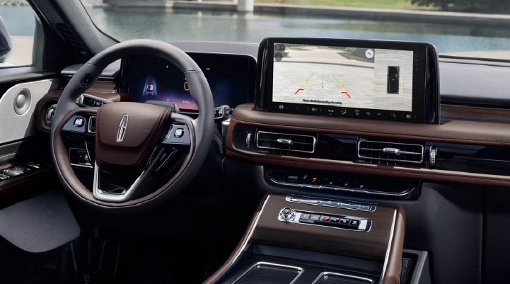 The backup camera of the 2027 Lincoln Aviator® SUV is displayed on screen. | Koons Lincoln of Bethesda in Silver Spring MD