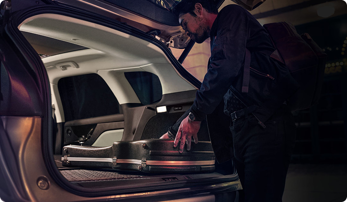 Hands-free power liftgate